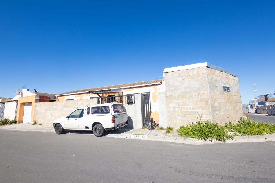 6 Bedroom Property for Sale in Belhar Western Cape